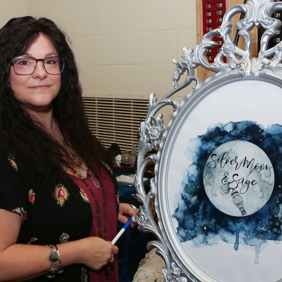 Meet your Posher, Tracey - Picture 1 of 1